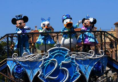 キーワードは”ジュビリーブルー”！「東京ディズニーシー25周年」を