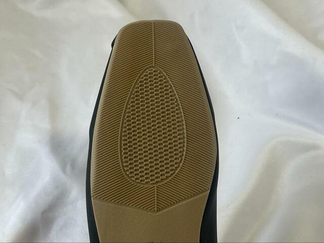 【AMERICAN HOLIC 整履き】アウトソールの凸凹が歩行を安定させてくれます