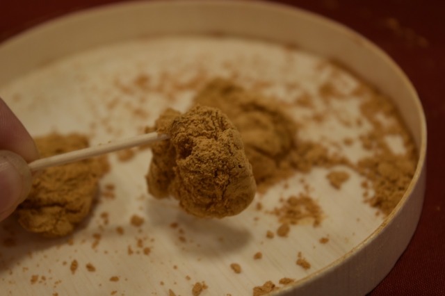 こんなにプルップルな蕨もちは食べたことがない