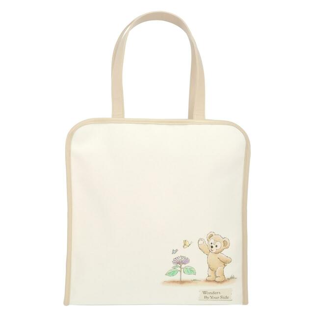 トートバッグ 4,600円｜「ダッフィー＆フレンズのワンダーズ・バイ・ユア・サイド」グッズ｜販売店舗：東京ディズニーシー「マクダックス・デパートメントストア」｜発売日：2026年6月2日（火）