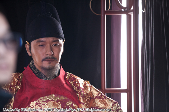『王の顔』 Licensed by KBS Media Ltd. © 2014 The King's Face SPC. All rights reserved.