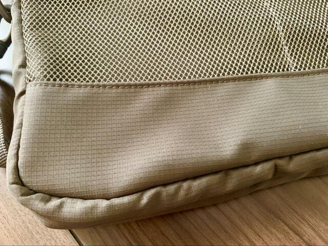 【ワークマン Wジョイントスクエアサコッシュ】汚れを防ぐ「テフロンエコエリート」技術を採用