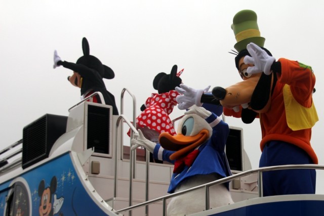ドナルドダック グーフィー – “東京ディズニーリゾート”スペシャルパレード 静岡県御殿場市