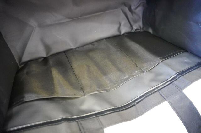 【Maison de FLEUR 10th Anniversary Book】内側には3つのポケットがある