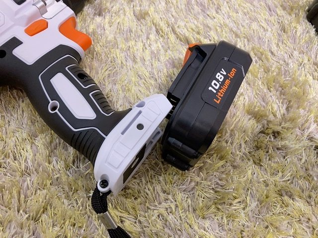 【アイリスオーヤマ 充電式ドライバドリル JCD28-C】狭い場所や屋外での作業にも