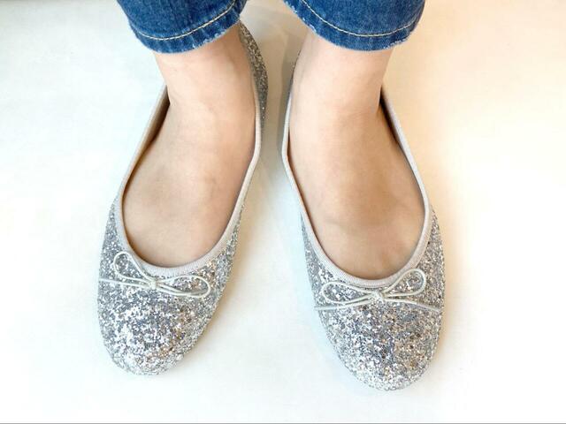 【GLOBAL WORK らくっション撥水バレエ】全体的に少しゆとりのある作り。幅広かつ甲高な方にはとてもおすすめです◎