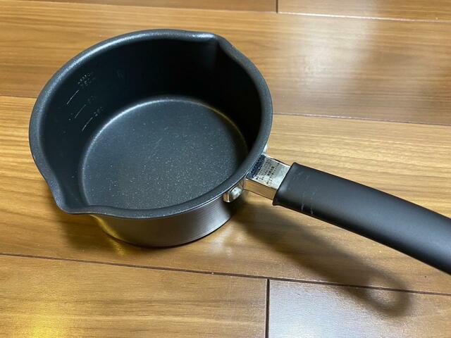 【ガス火 そそぎやすいミルクパン(14cm KN2)】鍋は14cmとコンパクトかつ軽量