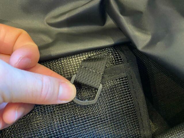 【オウルテック 3way防水バッグ】便利なキーフックもついています