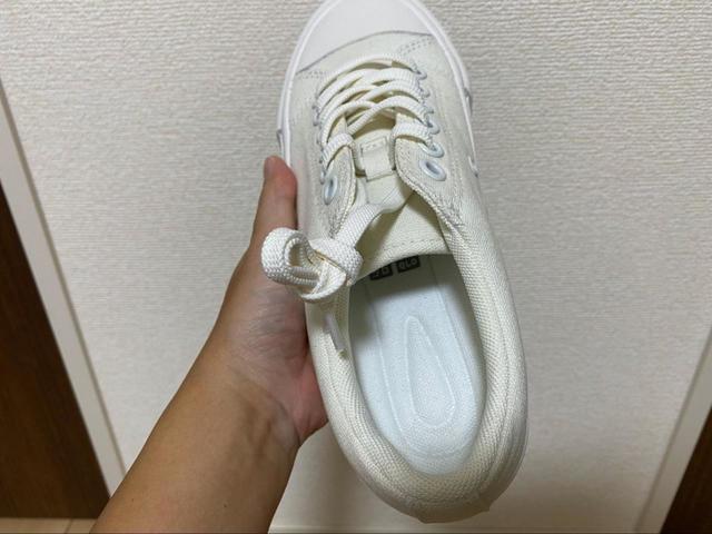 【UNIQLO(ユニクロ) コットンキャンバスレースアップスニーカー】キャンバス生地がかわいい