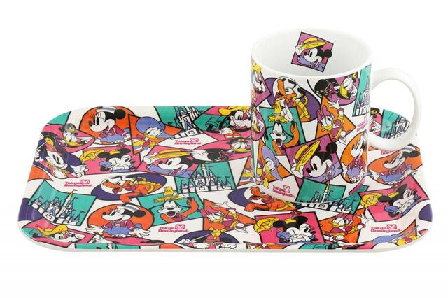 マグカップ&トレー 3,900円|東京ディズニーリゾート40周年記念「Make Your Favorite」第2弾グッズ|販売店舗:東京ディズニーランド「グランドエンポーリアム」、東京ディズニーシー「エンポーリオ」、東京ディズニーリゾート・アプリ|発売日:2024年2月1日(木)