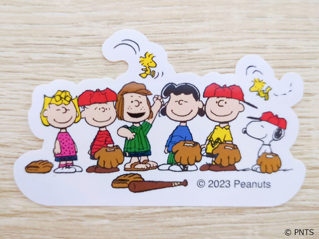 【ジョイフル×スヌーピー ステッカー5枚セット「SPORTS（みどり）」】野球をするスヌーピーとPEANUTSの仲間たち
