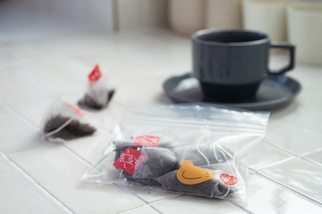 「ジッパーバッグ（A7サイズ）」＜期間：2025年8月10日＞【【8月10日は鳩の日】鳩サブレーがモチーフになった「袋留めクリップ」＆「ジッパーバッグ」のセットが“鳩の日限定”で販売！】