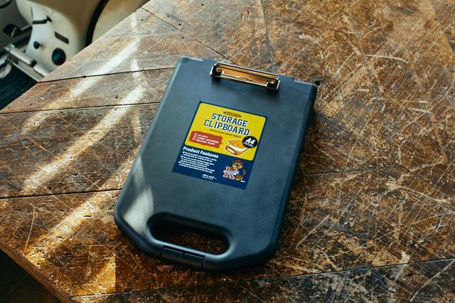 【ビリー&ダルトン】コラボクリップボード　¥2,090（税込）