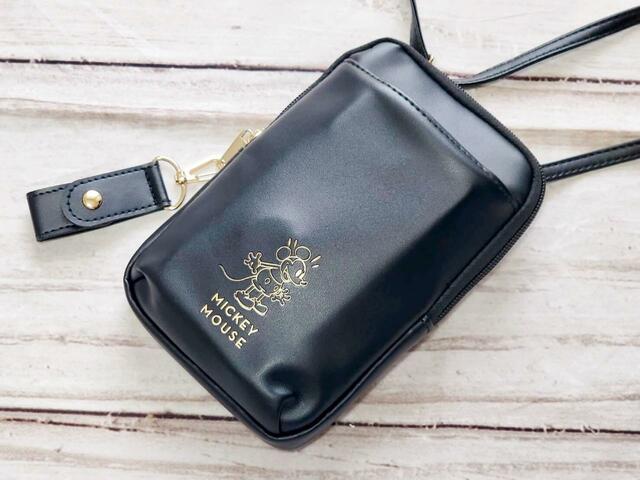 【Disney MICKEY MOUSE スマホショルダー BOOK】外側のポケットにスマホを入れるとこんな感じに！