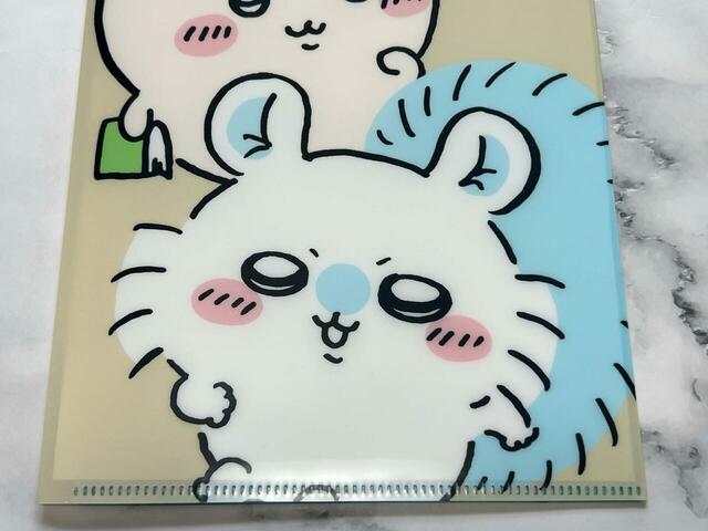 傍若無人なのになんだか憎めないモモンガ。ポージングがキュート♪