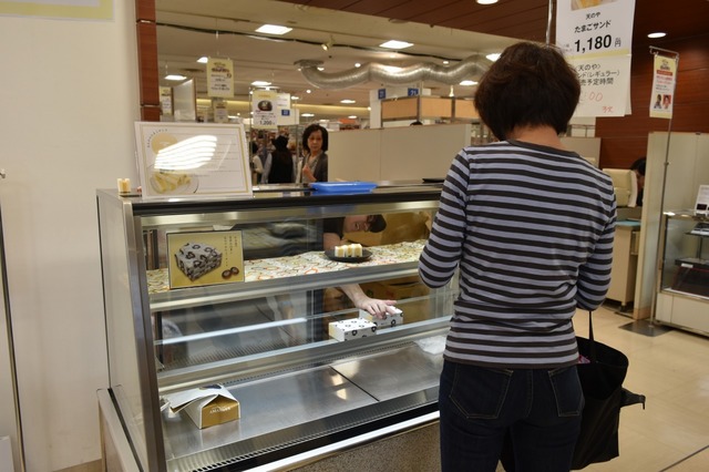 話題の卵サンドもすぐ売り切れ