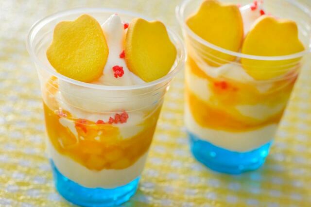 スペシャルサンデー(チーズホイップ&マンゴー) 780円｜提供店舗：東京ディズニーランド「アイスクリームコーン」｜スペシャルイベント「ディズニー・パルパル―ザ」第2弾「ドナルドのクワッキー・ダックシティ」スペシャルメニュー