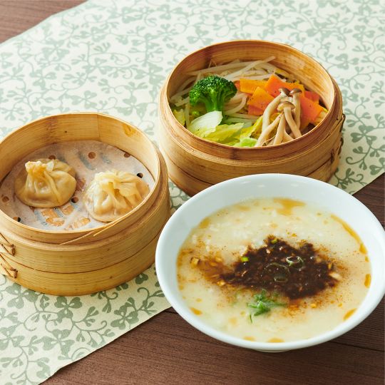 「中華粥定食」968円(税込)台湾小籠包/8F※キャンペーン限定