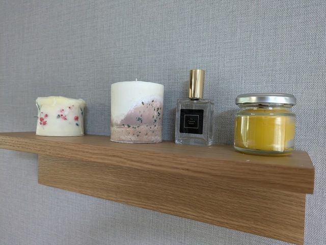 【無印良品 壁に付けられる家具棚】キャンドルなどを飾ってみました。殺風景なリビングの壁が一気に華やかに♪