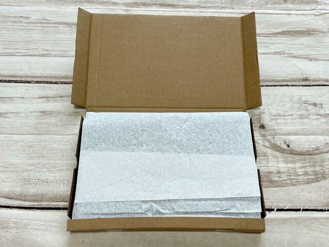 【GLOW10月号付録】いざ開封！コンパクトに折り畳まれています