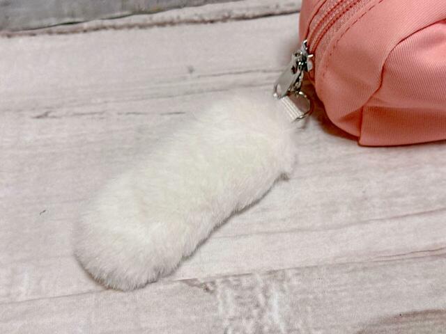 もふもふのねこのしっぽチャームがイチオシポイント！取り外し可能なのもGood♪