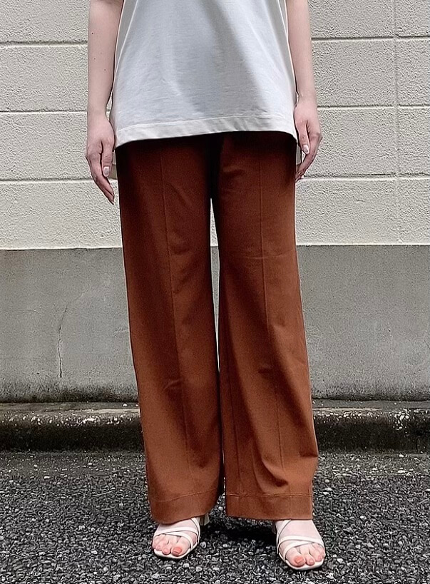 【UNIQLO（ユニクロ）】エアリズムコットンタックパンツ　ブラウンSサイズ着用