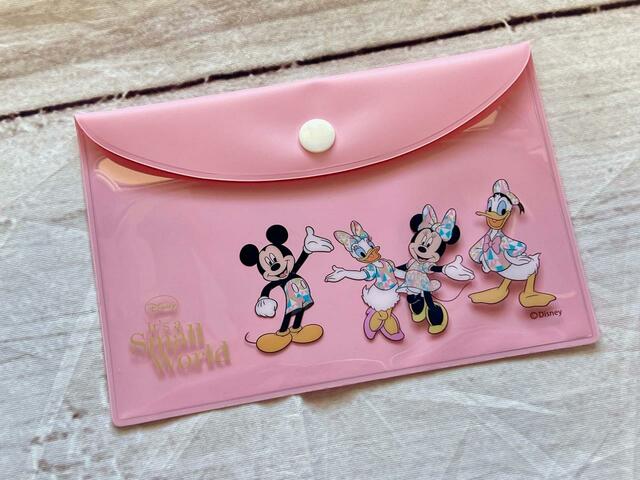 付箋を取り出してみました。ピンクが可愛い♪