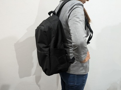 UNIQLO】コスパ最強！男女兼用「大きすぎない大容量バックパック」が