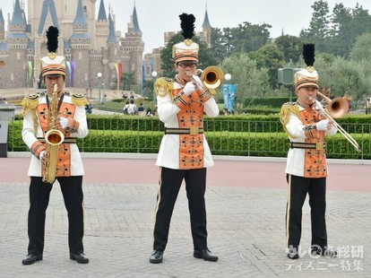 Tdl ハロウィーン版のミニショーが大人気 Tdlバンド ジップンズームガイドツアーでパークがもっと楽しくなる 写真 6 16 ディズニー特集 ウレぴあ総研