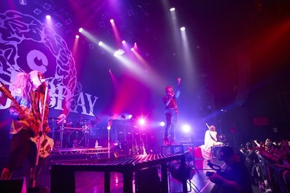 【希少】MEJIBRAY 綴 マイナー時代 DIS解散ライブ配布CD 希少】MEJIBRAY 綴 マイナー時代 DIS解散ライブ配布CD - メルカリ