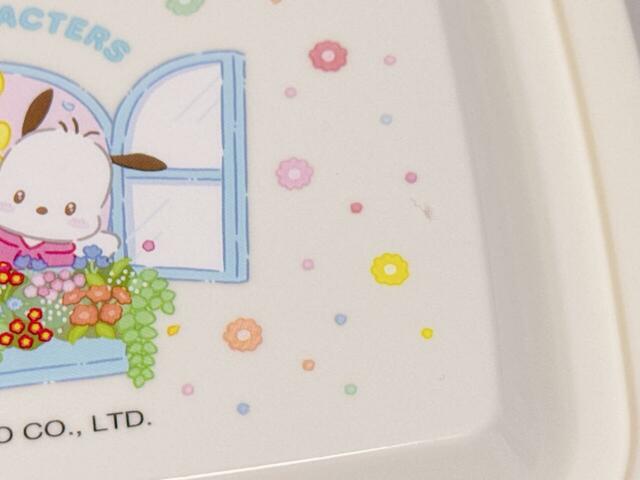 【ファミリーマートオリジナル サンリオキャラクターズ当りくじ】8等「保存容器セット」タッパー2個のセットで、それぞれカラーとデザインが異なります。こちらはアイボリー！