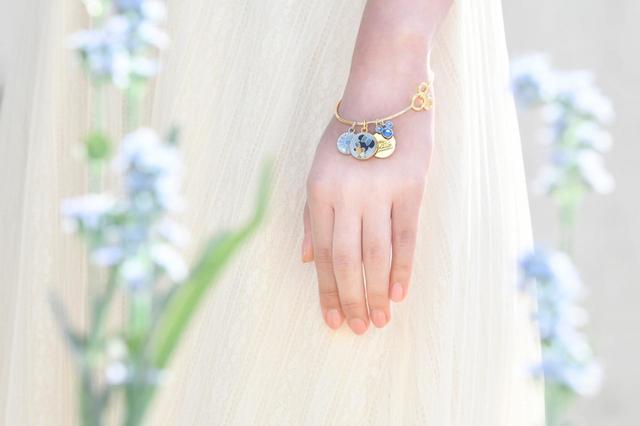 ブレスレット|3,800円|(ブレスレット全周)長さ約18cm|Disney Blue Ever After