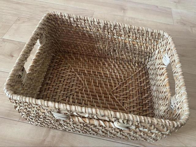 【カインズ インナーボックスラタンバスケット】左右だけでなく前にも持ち手がついています