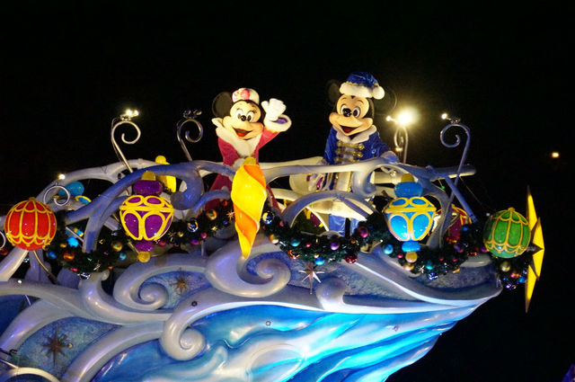 カラー・オブ・クリスマス　ミッキーとミニー