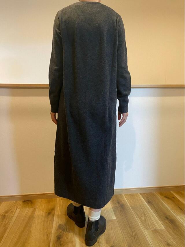 【UNIQLO スフレヤーンワンピース】身長165cm・Lサイズ着用。すね辺りの丈感です