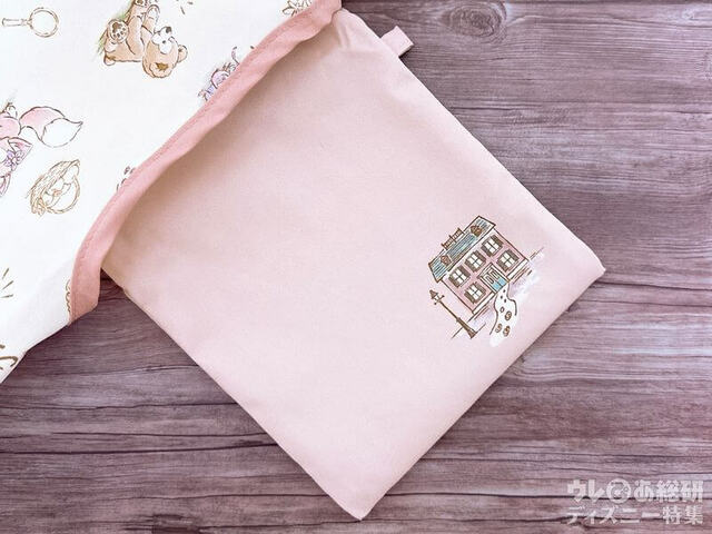 裏面にはアーント・ペグズ・ヴィレッジストア