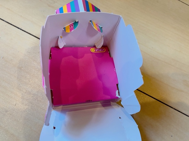 【げんき　2023年夏号付録「サンリオキャラクターズ　ころりんがちゃ」】差し込む場所も番号で指示されていて分かりやすい