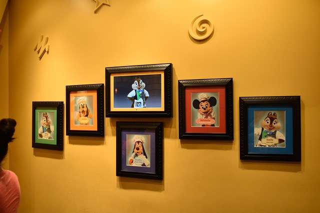 グーフィーズキッチンの壁には各キャラクターの役回りが掲示されております