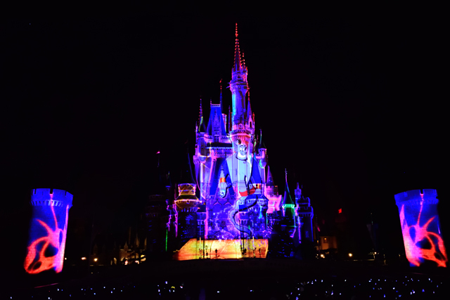 ０６：「ワンス・アポン・ア・タイム」ディズニー映画の名シーンが登場（アラジン） ©Disney