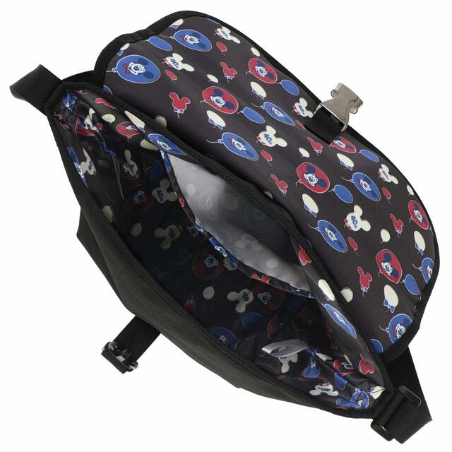 ショルダーバッグ 〈CONVERSE〉｜価格：4,800円｜サイズ：（本体）高さ約19×幅約31×マチ約14cm（ストラップ）⾧さ約66～113cm｜東京ディズニーリゾート40周年“ドリームゴーラウンド”「CONVERSE」プロデュースグッズ｜発売日：2023年7月10日(月)｜販売店舗：東京ディズニーランド「ギャグファクトリー/ファイブ・アンド・ダイム」、東京ディズニーシー「スチームボート・ミッキーズ」