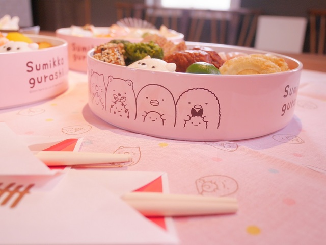 おせち・三段重「すみっコぐらし」｜お重のサイドにもすみっコ＆みにっコのイラストが♪