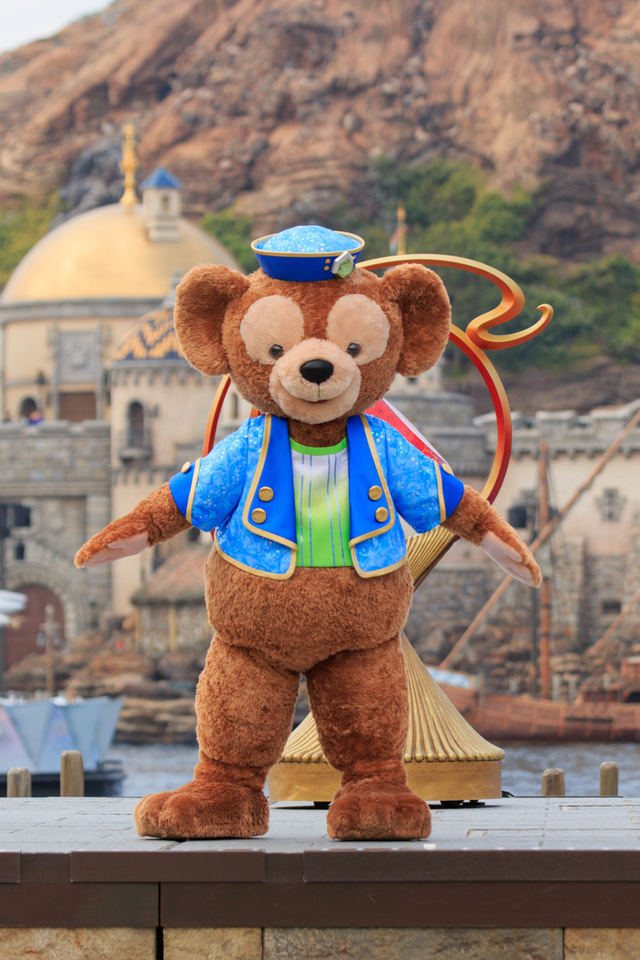 ピアッツァ・トポリーノ(ミッキー広場)でのダッフィー