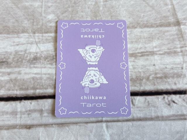 タロットカードはオリジナル！22枚の大アルカナカードがついてきます。裏面もかわいい♪