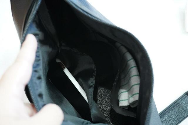 両サイドに内ポケットが!