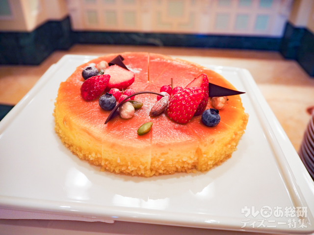 東京ディズニーリゾート35周年“Happiest Celebration!”グランドフィナーレブッフェ｜東京ディズニーランドホテル「シャーウッドガーデン・レストラン」