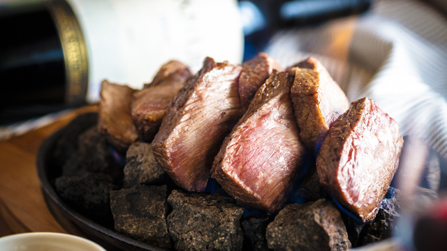 燃えるボルケーノステーキ