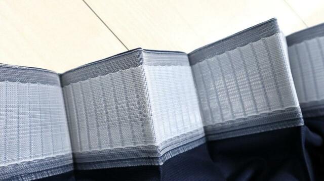 【ニトリ  フリーカット間仕切りカーテン】上部にはフックを差し込める部分が