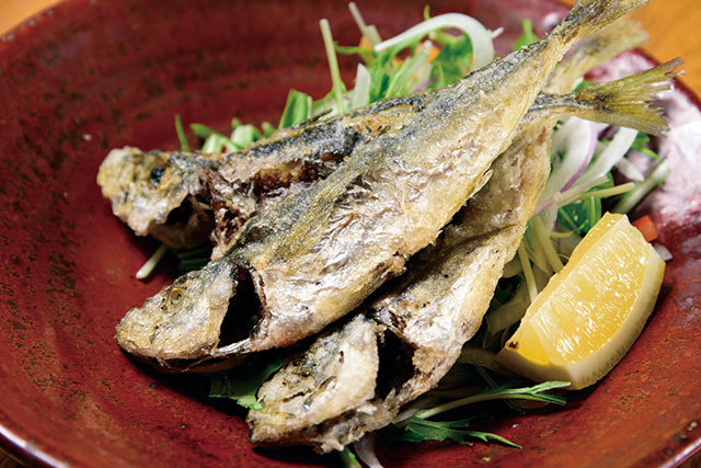 都内「うまい魚＆酒」が味わえる名店／赤鬼（三軒茶屋）　  あじの唐揚げの土佐酢がけ　600円