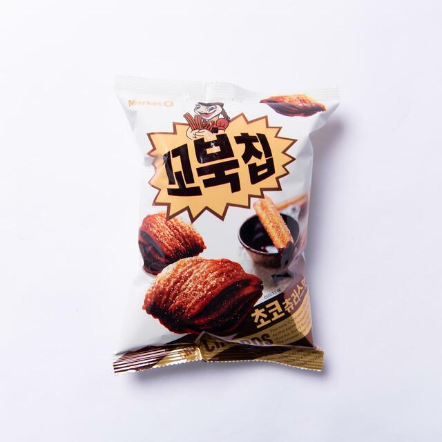 「コブクチップ Choco-Churros味」<価格:238円(税込257円)>【話題の大人気アイス「クリーミーヨーグルトボール」や有名韓国グルメが『ローソンストア100』に大集合!】