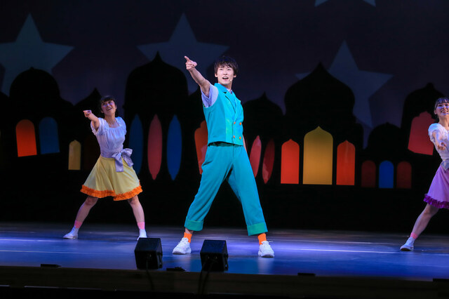 公演の模様【世界迷作劇場 2023〜24】撮影:吉田実希